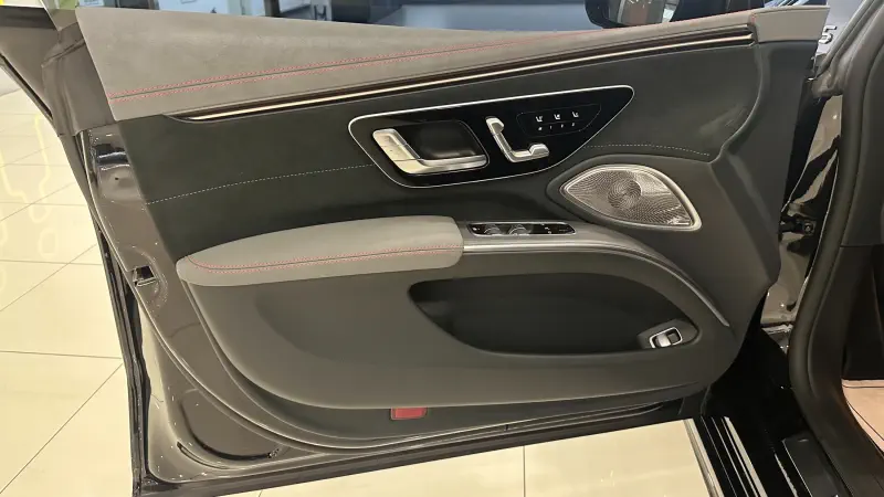Mercedes-Benz EQS