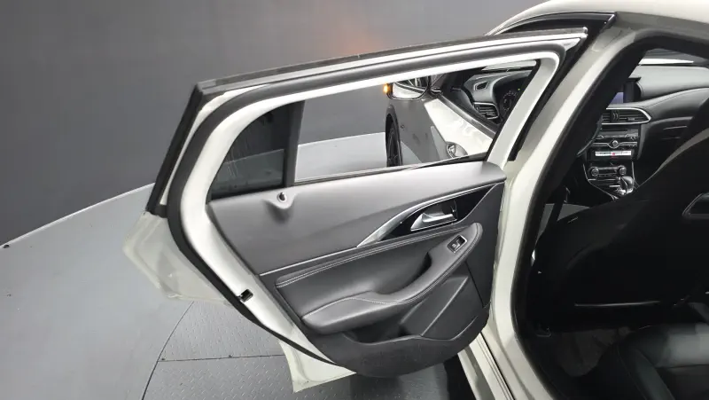 Infiniti Q30