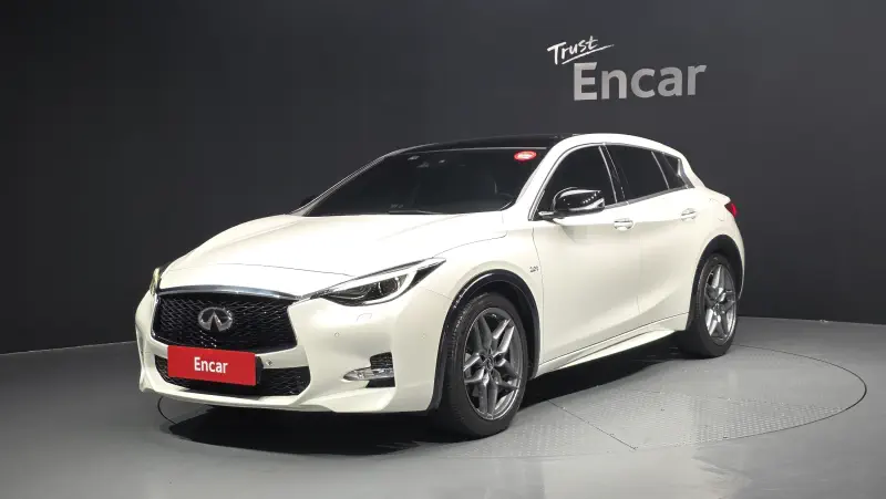 Infiniti Q30