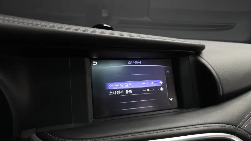 Infiniti Q30