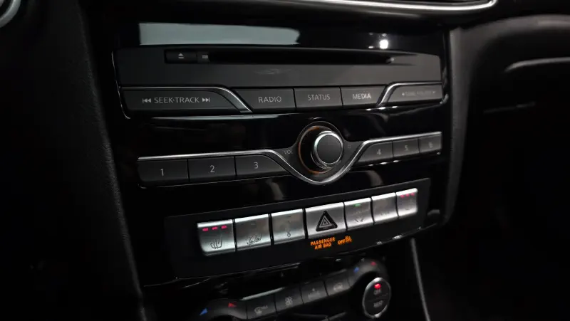 Infiniti Q30