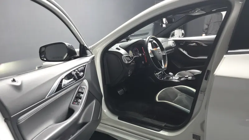 Infiniti Q30