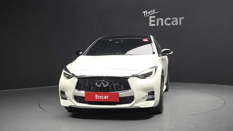 Infiniti Q30
