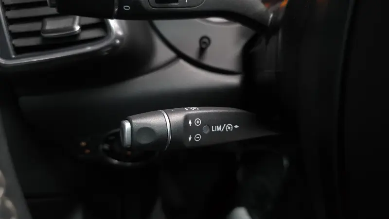 Infiniti Q30