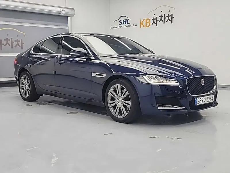Jaguar XF