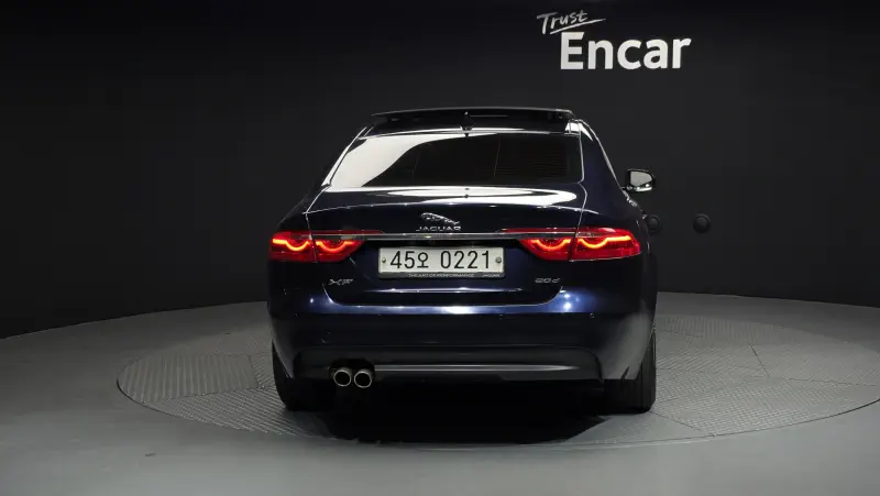 Jaguar XF