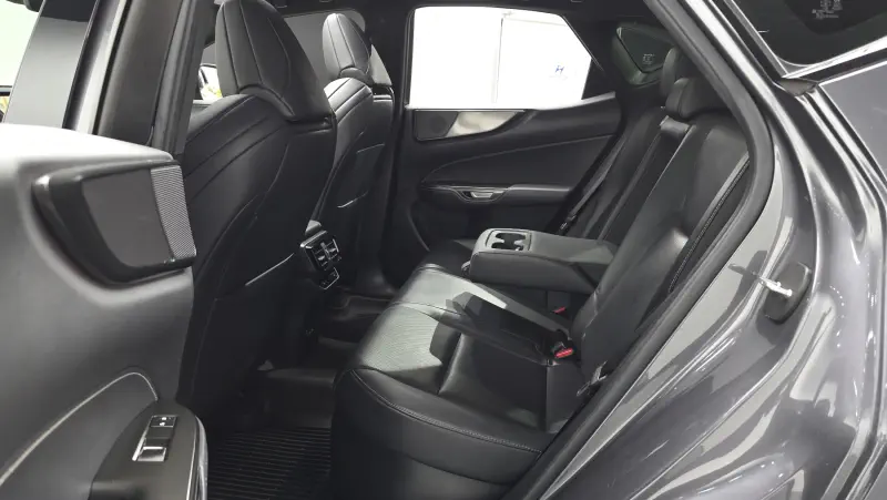 Lexus NX450h+
