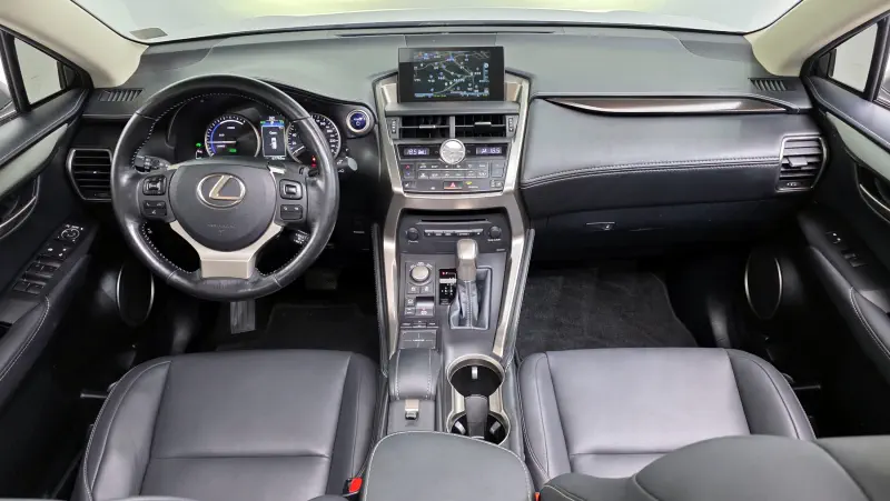 Lexus NX300h