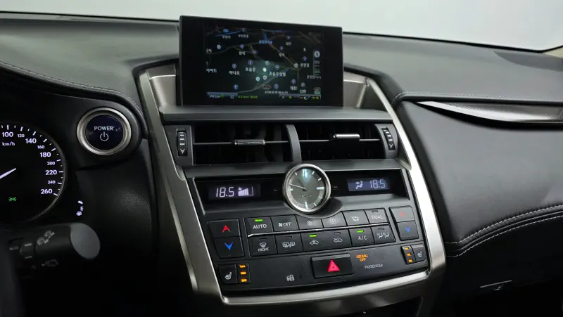 Lexus NX300h