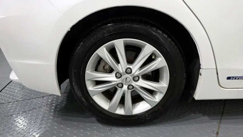 Lexus CT200h