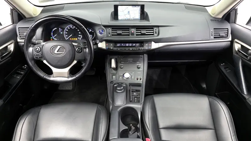 Lexus CT200h