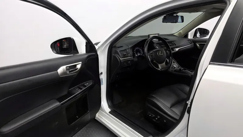 Lexus CT200h