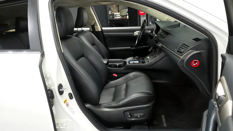 Lexus CT200h
