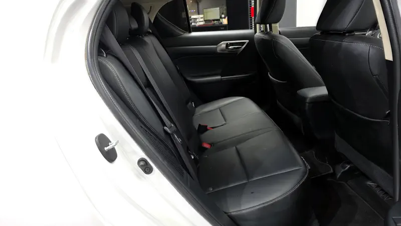 Lexus CT200h