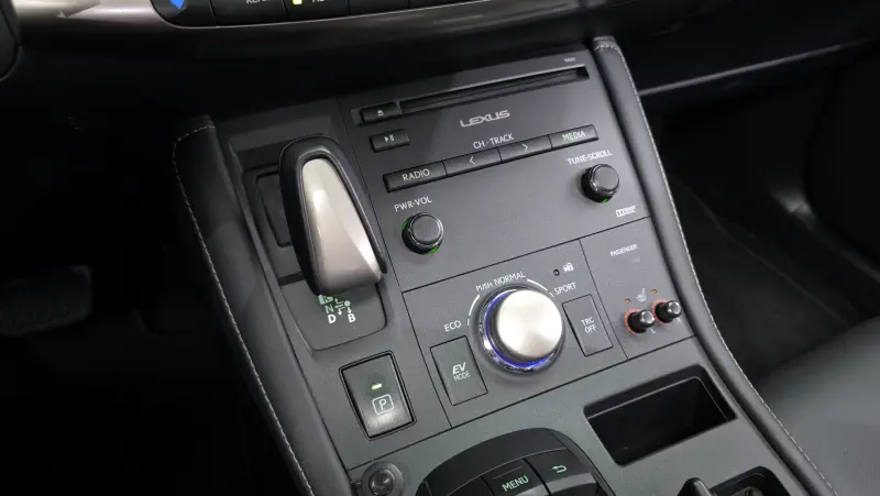 Lexus CT200h