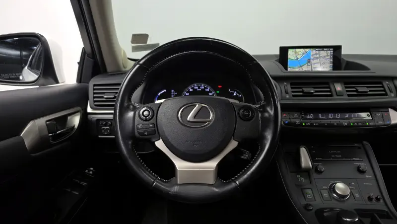 Lexus CT200h