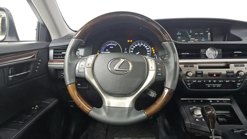 Lexus ES300h