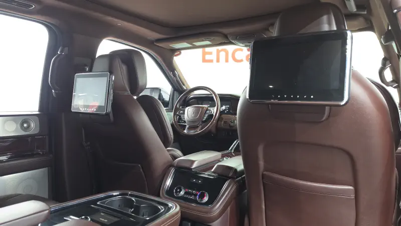Lincoln Navigator