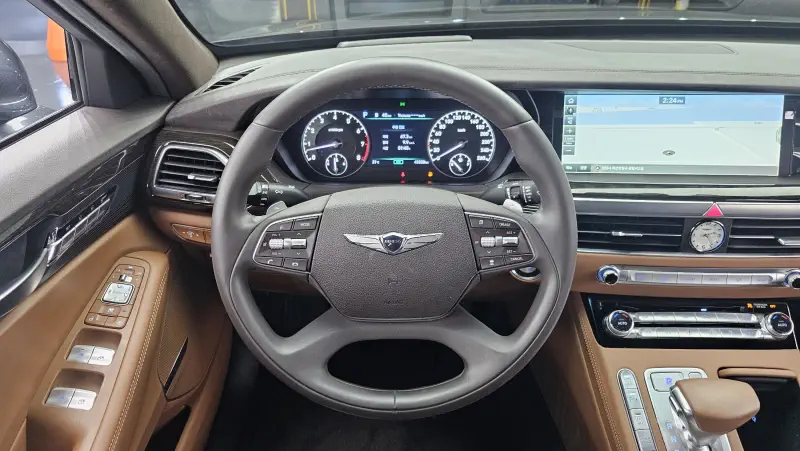 Genesis G90