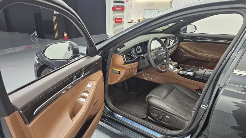 Genesis G90