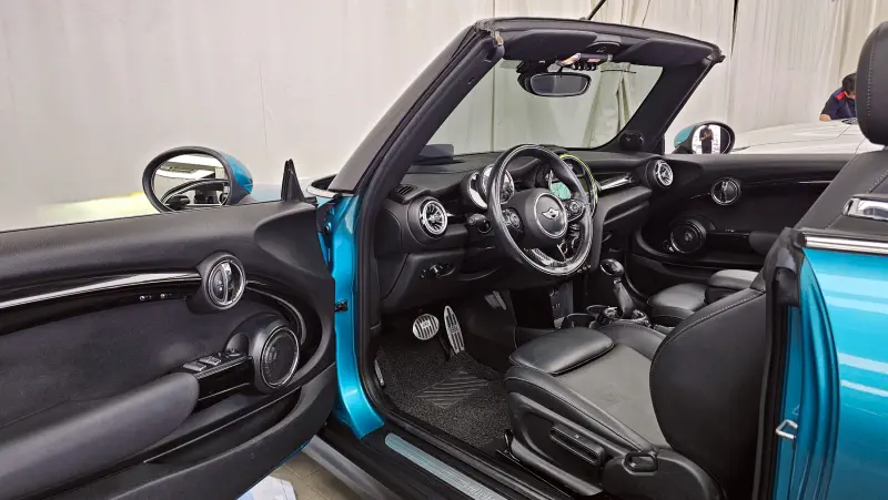 MINI Cabrio