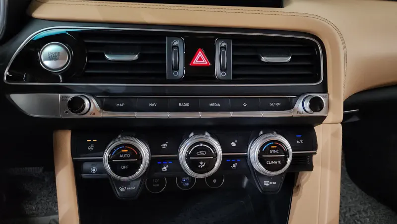 Genesis G70