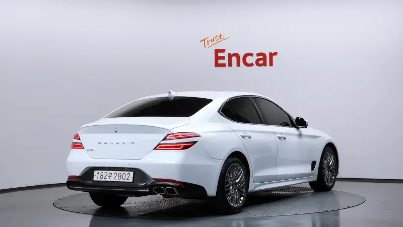 Genesis G70