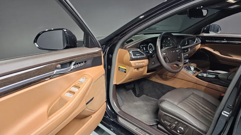 Genesis G90