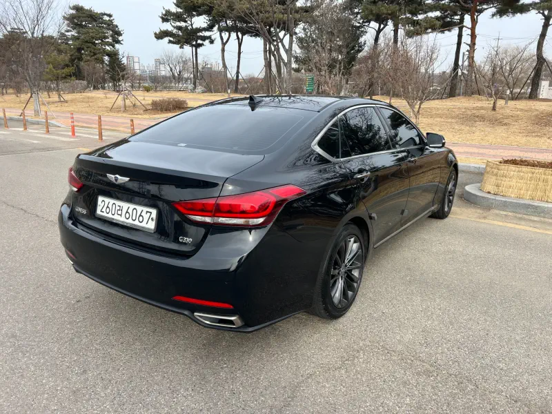 Hyundai Genesis