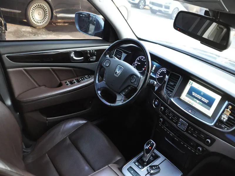 Hyundai Equus