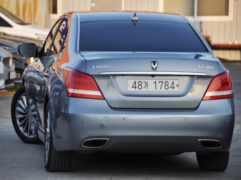 Hyundai Equus