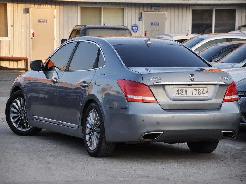 Hyundai Equus