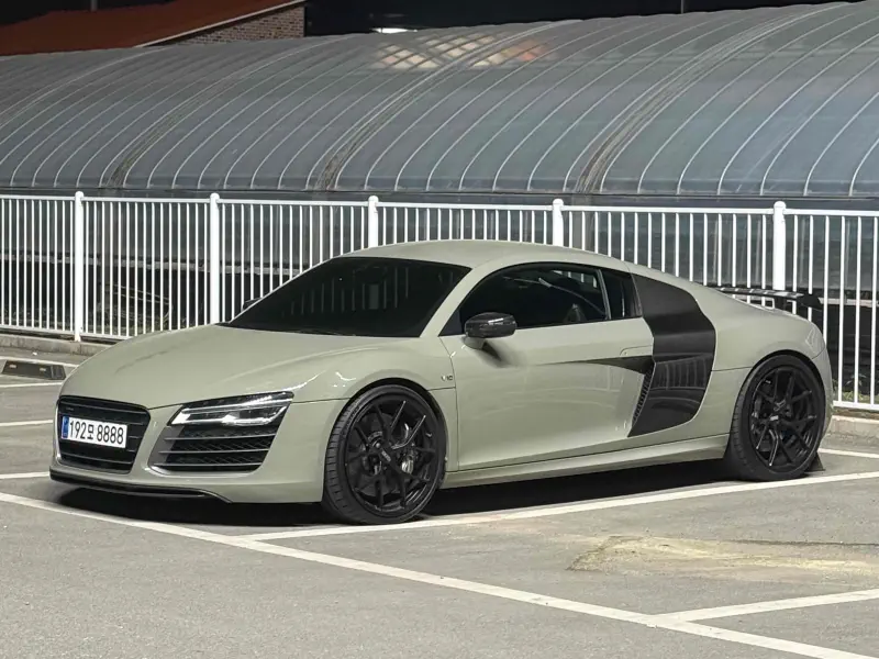 Audi R8