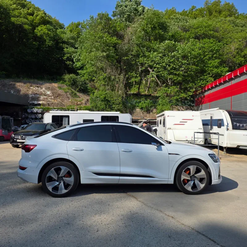 Audi e-tron