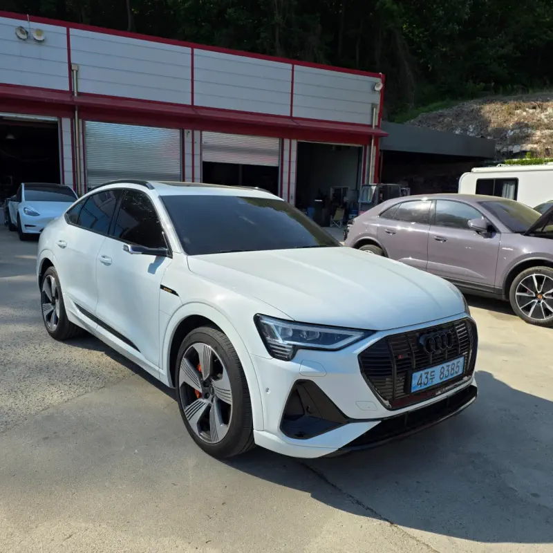 Audi e-tron