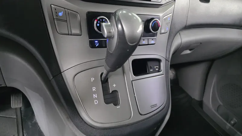 Hyundai Grand Starex
