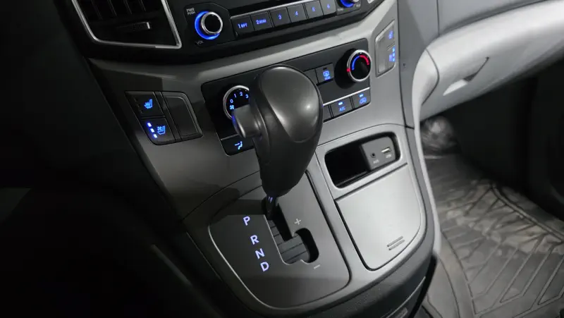 Hyundai Grand Starex