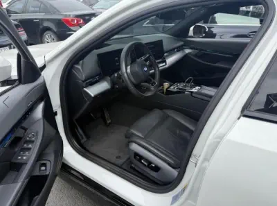 BMW i5