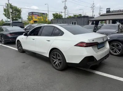 BMW i5