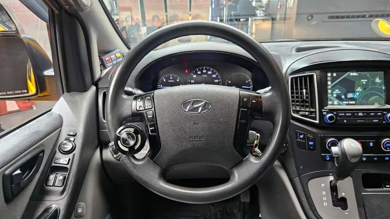 Hyundai Grand Starex