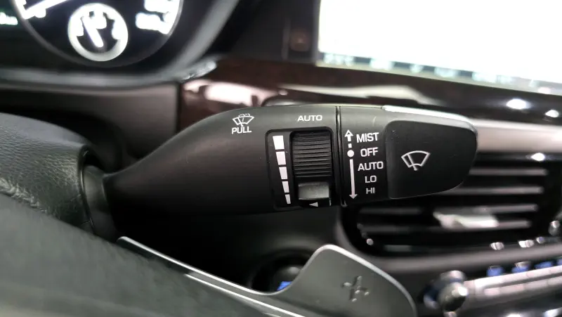 Genesis EQ900