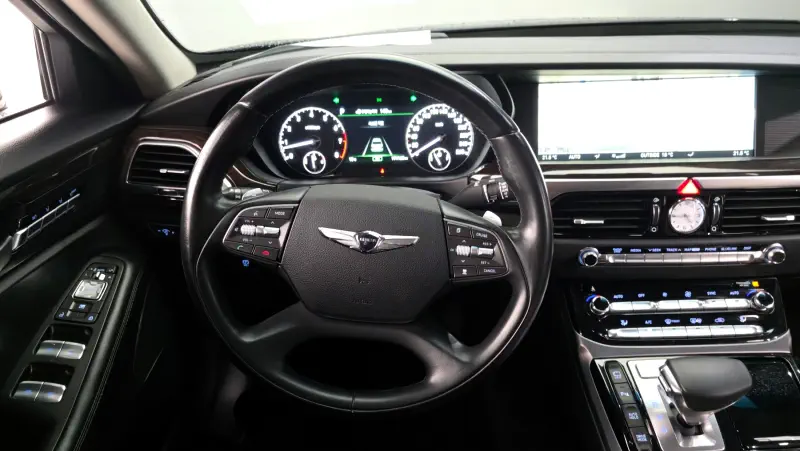 Genesis EQ900