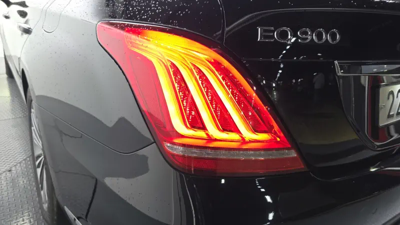 Genesis EQ900