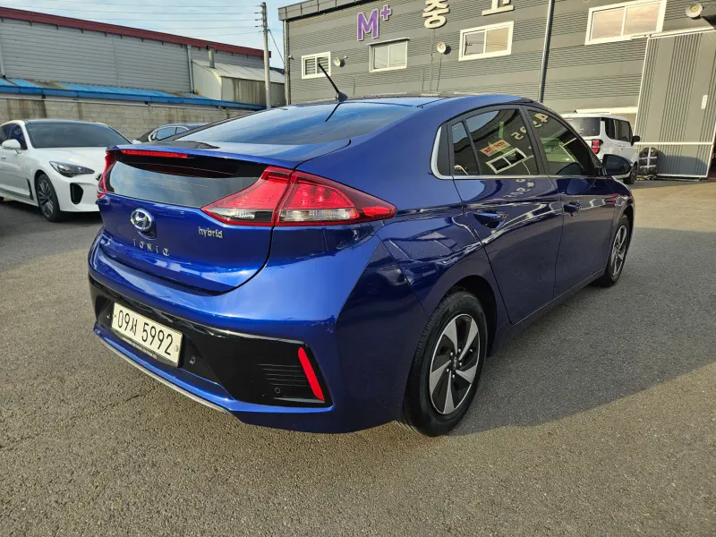 Hyundai Ioniq