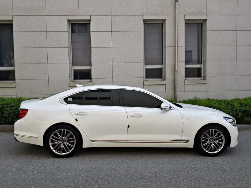 Kia K9