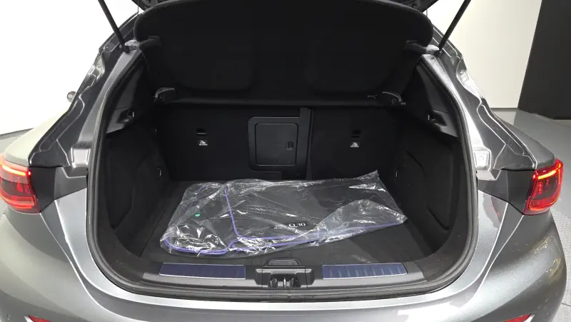 Infiniti Q30