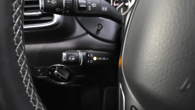 Infiniti Q30