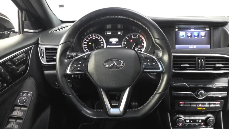 Infiniti Q30