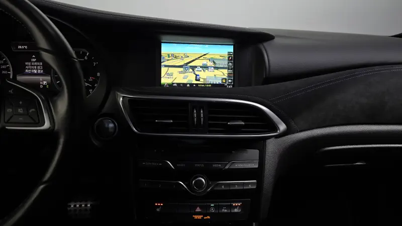 Infiniti Q30