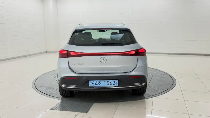 Mercedes-Benz EQA
